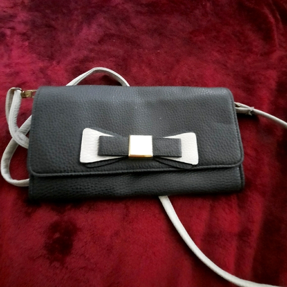 Purse - Picture 1 of 1